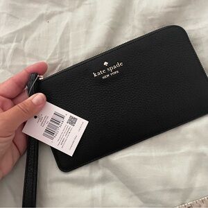 NWT Kate Spade Black and Gold Zip Wristlet
